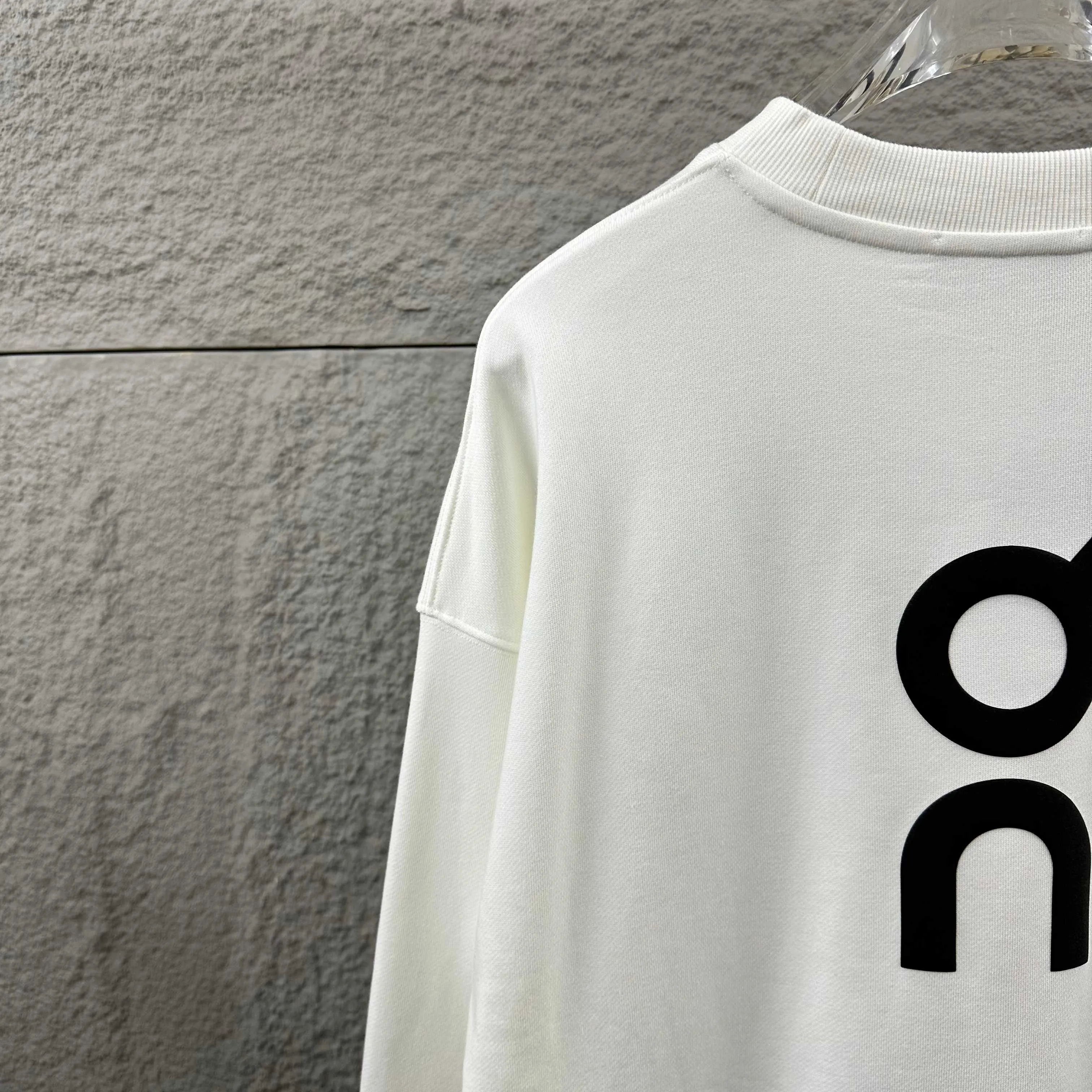 On*running* Early Autumn and Winter New Arrival Classic letter totem three-dimensional foaming process Customized terry fabric Long-sleeved round neck sweatshirt Men and women Same Style Color: Black White Size: S (90-130 pounds) M (120-150 pounds) L (140-165 pounds) XL (160-180 pounds) XXL (180 pounds)